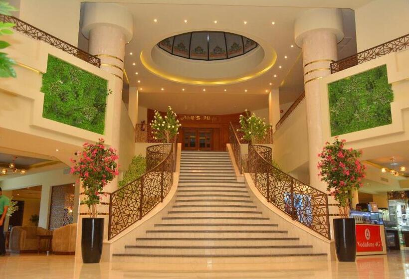 هتل Aladdin Beach Resort