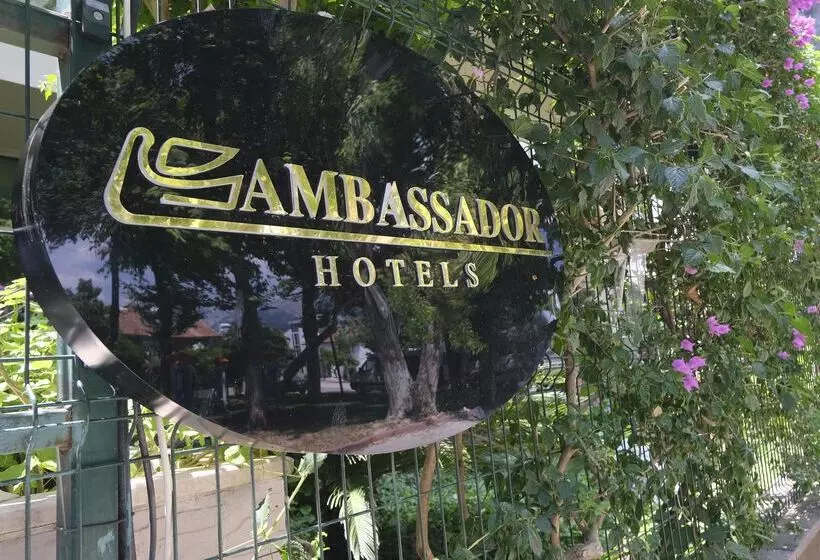 ホテル Ambassador Plaza