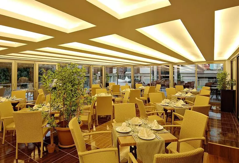 ホテル Ambassador Plaza