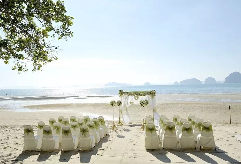 Отель Anyavee Tubkaek Beach Resort