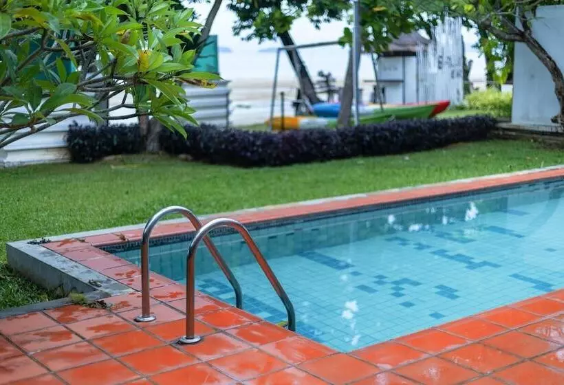 Отель Anyavee Tubkaek Beach Resort