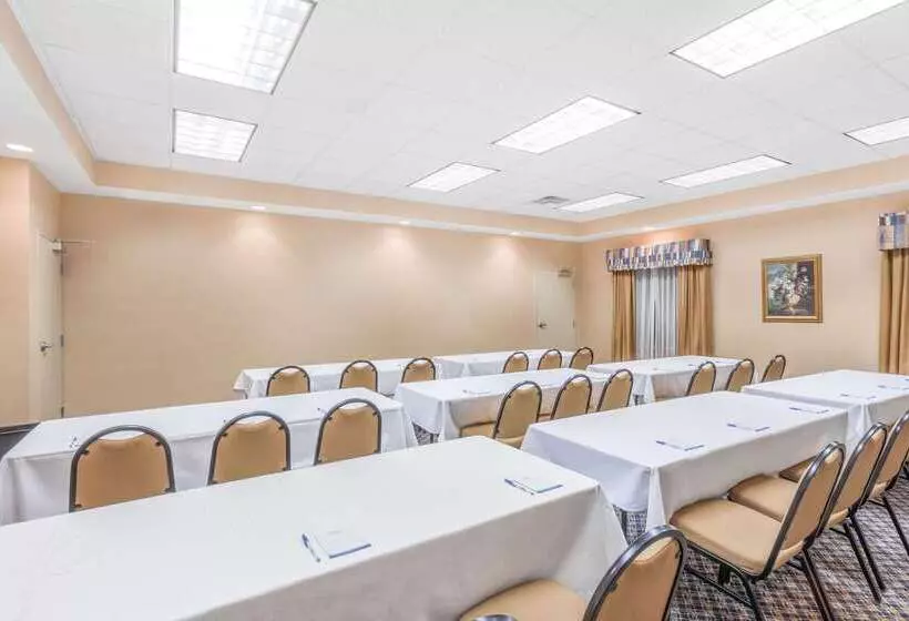 호텔 Baymont By Wyndham Cartersville