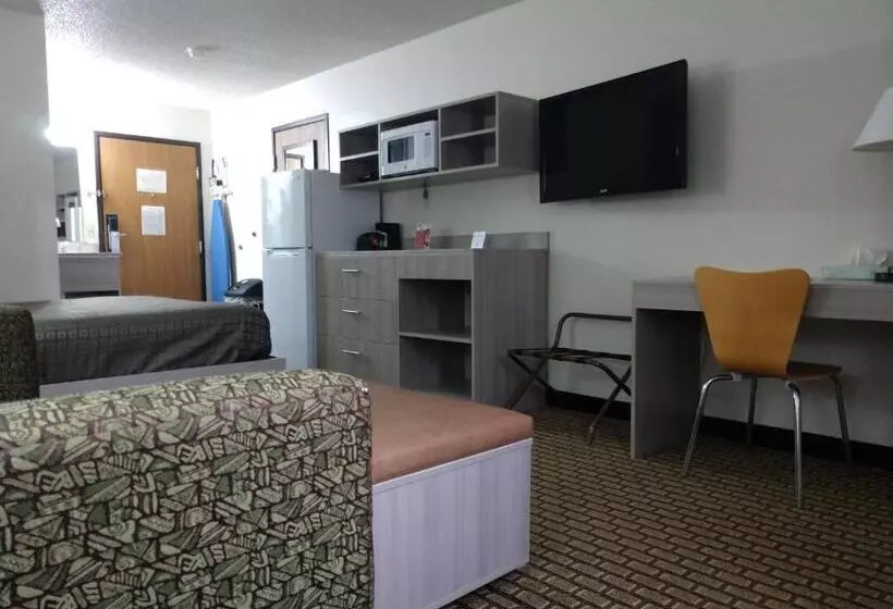 호텔 Bearcat Inn And Suites