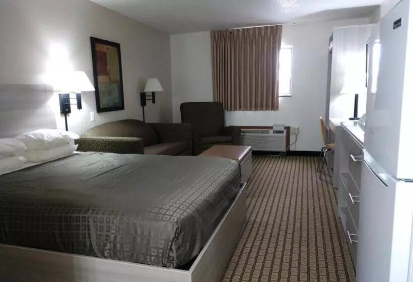 호텔 Bearcat Inn And Suites