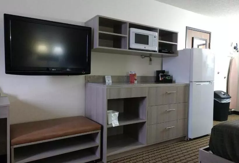 호텔 Bearcat Inn And Suites