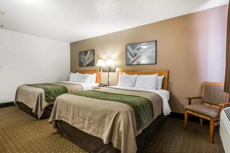 호텔 Bearcat Inn And Suites