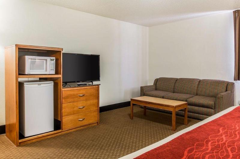 酒店 Bearcat Inn And Suites