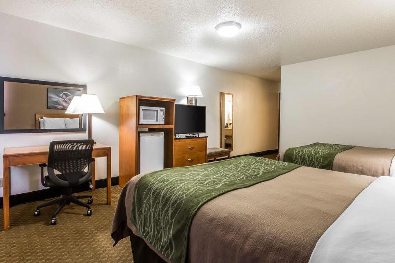 酒店 Bearcat Inn And Suites