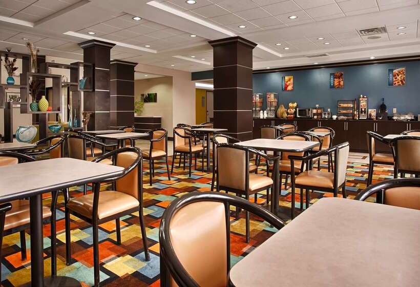 ホテル Spark By Hilton Houston Bush Intercontinental Airport