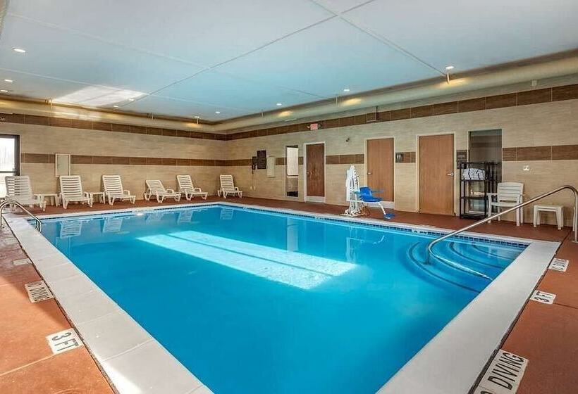 Отель Comfort Suites Auburn Hills Detroit