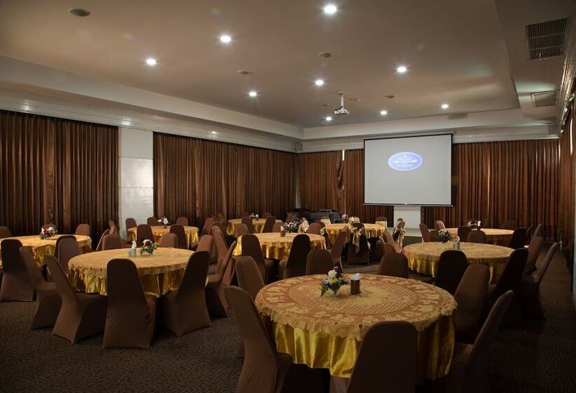 Отель Gassan Panorama Golf Club