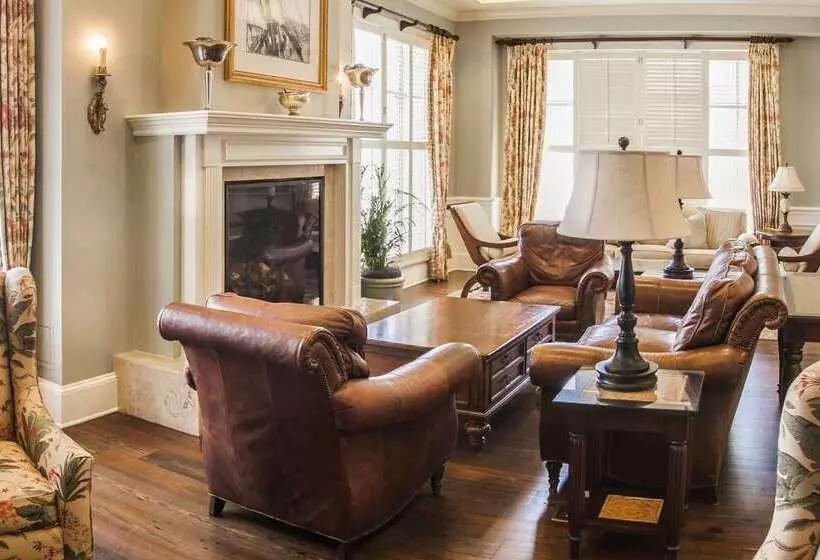 בית מלון כפרי Hampton Inn & Suites Savannah Historic District