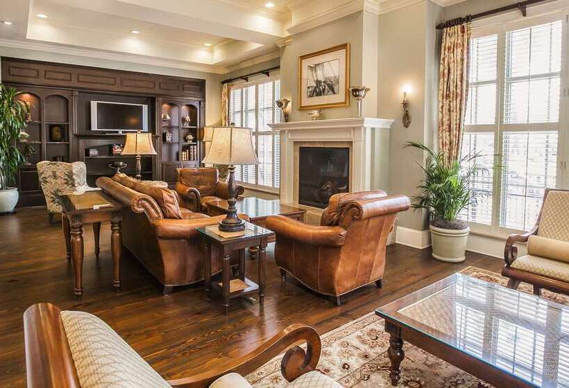 בית מלון כפרי Hampton Inn & Suites Savannah Historic District