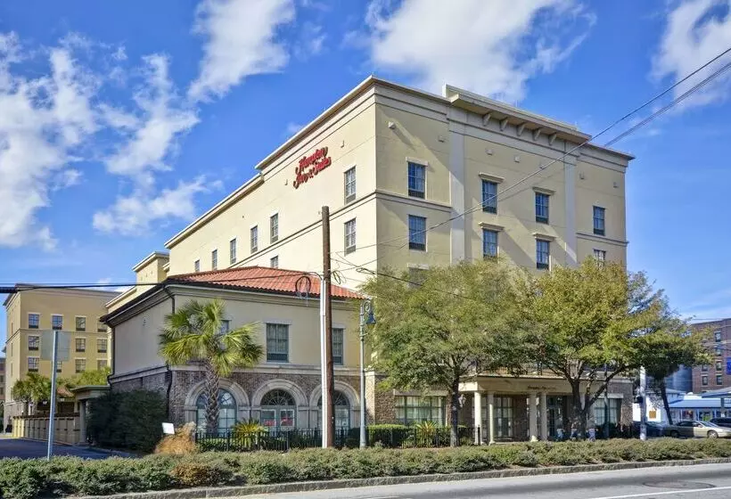 בית מלון כפרי Hampton Inn & Suites Savannah Historic District