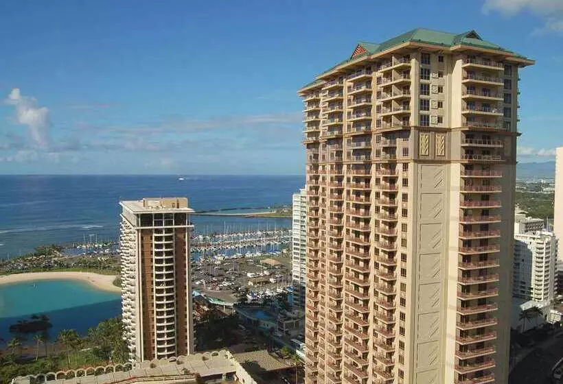 هتل Hilton Grand Vacations Club Grand Waikikian Honolulu