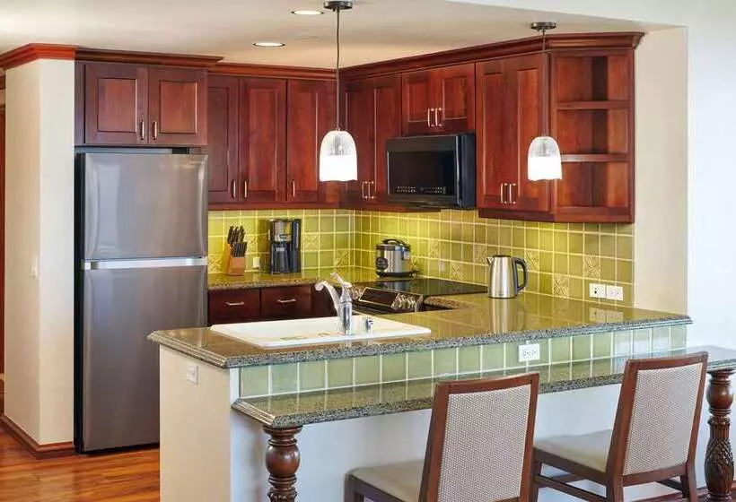 هتل Hilton Grand Vacations Club Grand Waikikian Honolulu