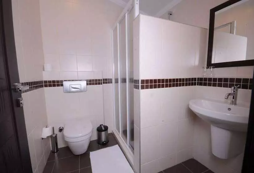 Отель Holiday Calbis