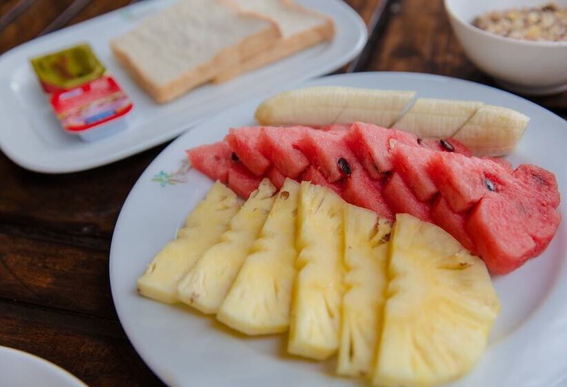 בית מלון כפרי Khaolak Mohintara Resort