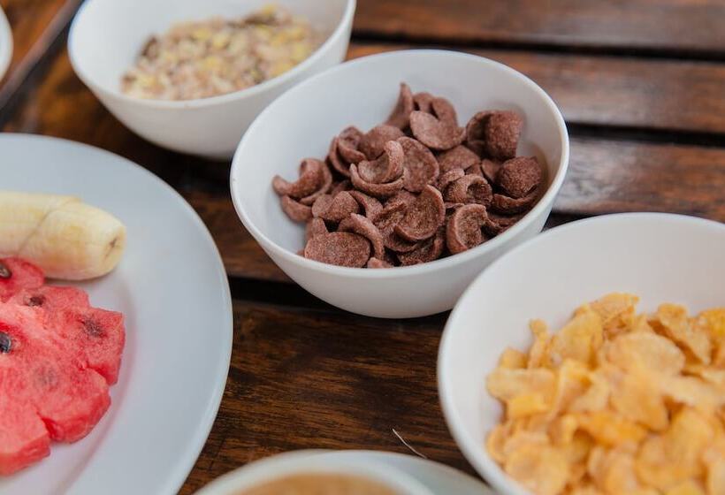 בית מלון כפרי Khaolak Mohintara Resort