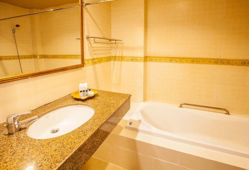 בית מלון כפרי Khaolak Mohintara Resort