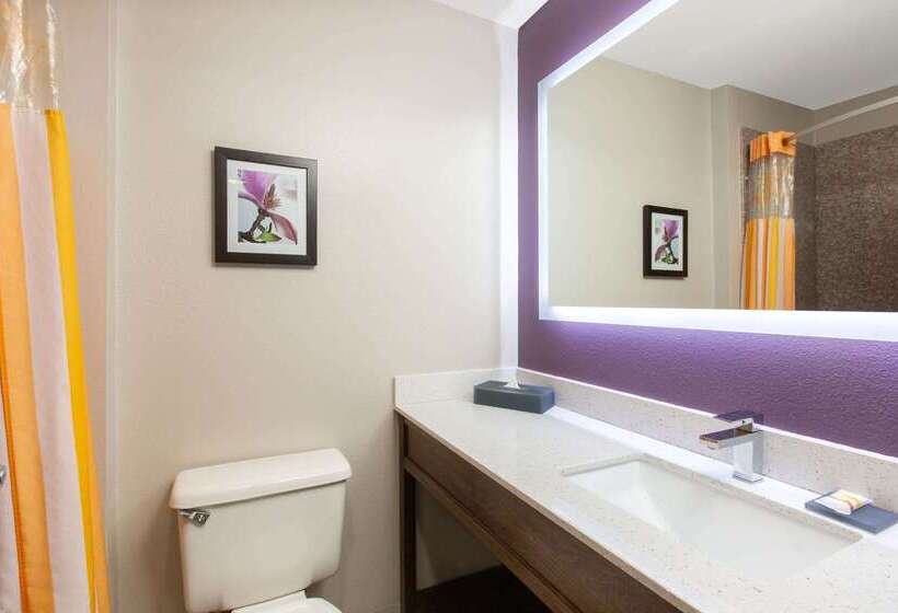 酒店 La Quinta By Wyndham Blue Springs