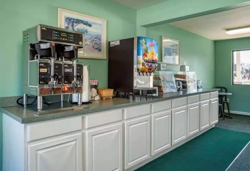 هتل Rodeway Inn & Suites