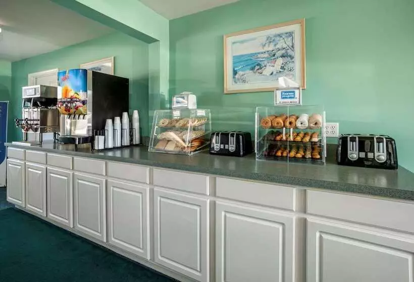 هتل Rodeway Inn & Suites