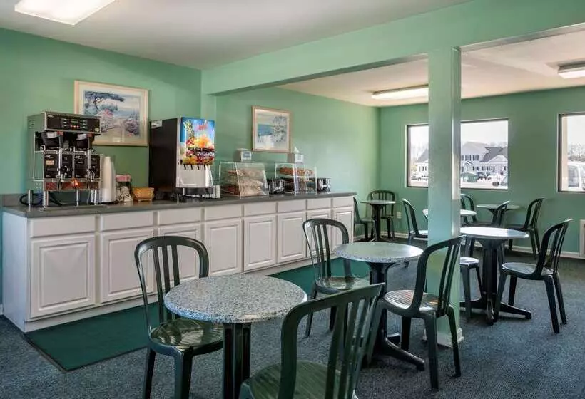 هتل Rodeway Inn & Suites