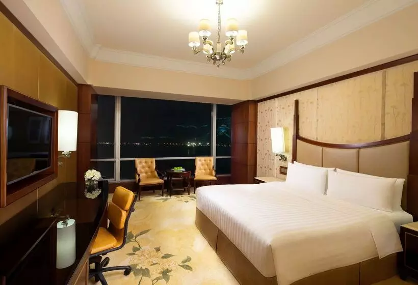 Hotel Shangri La Wenzhou A Panoramic View Of The River, Adjacent To Wenzhou International Convention And E