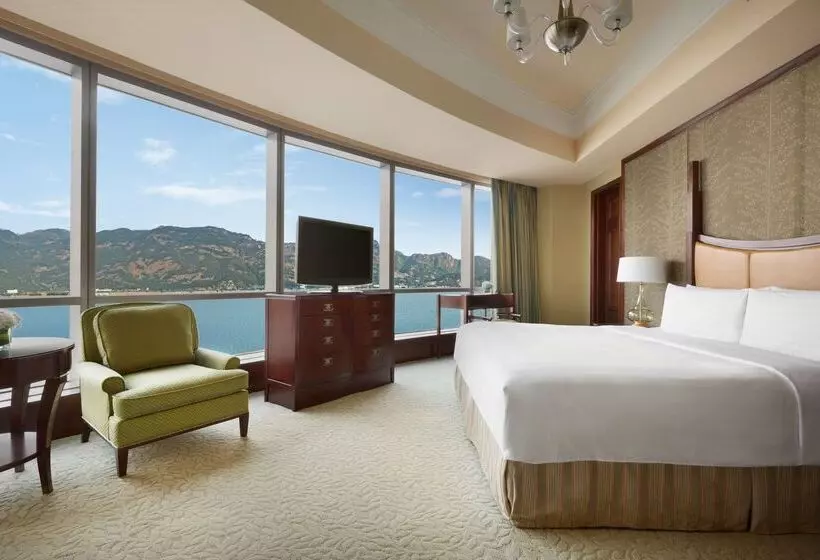 Hotel Shangri La Wenzhou A Panoramic View Of The River, Adjacent To Wenzhou International Convention And E