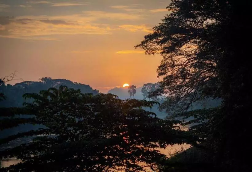 호텔 The Legacy River Kwai Resort