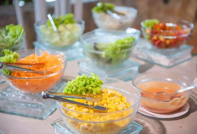 호텔 The Legacy River Kwai Resort