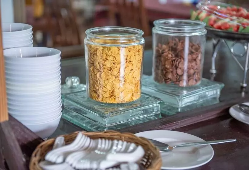 호텔 The Legacy River Kwai Resort