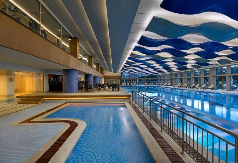 هتل Titanic Mardan Palace