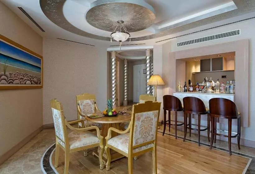 Отель Titanic Mardan Palace