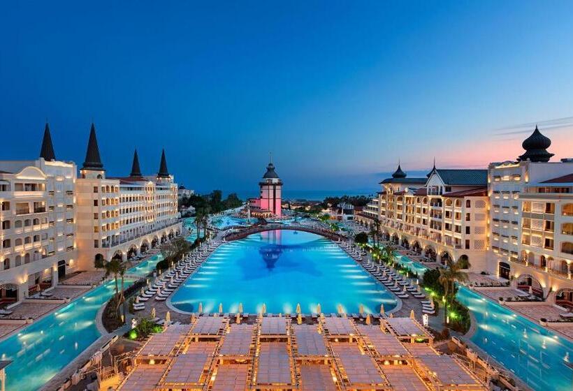 هتل Titanic Mardan Palace