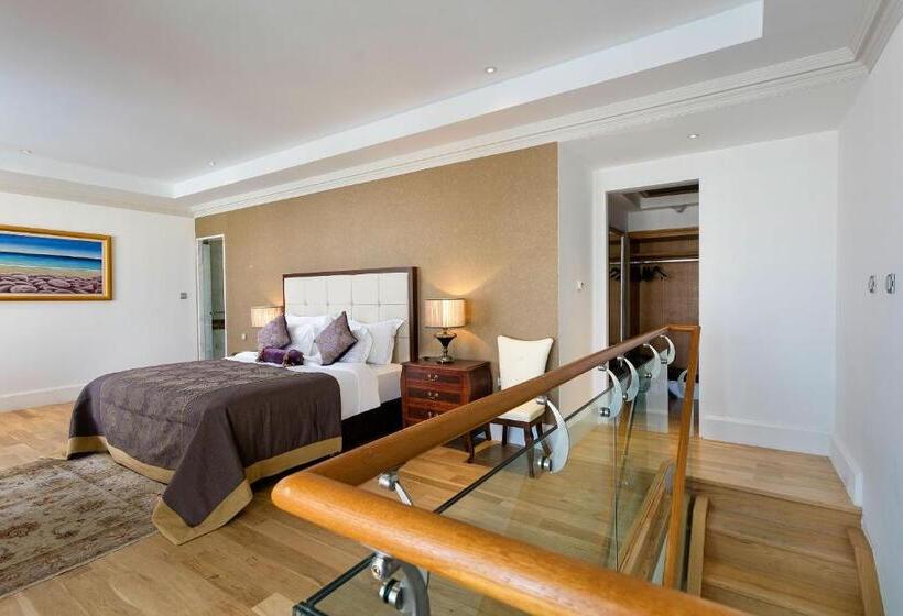 هتل Titanic Mardan Palace