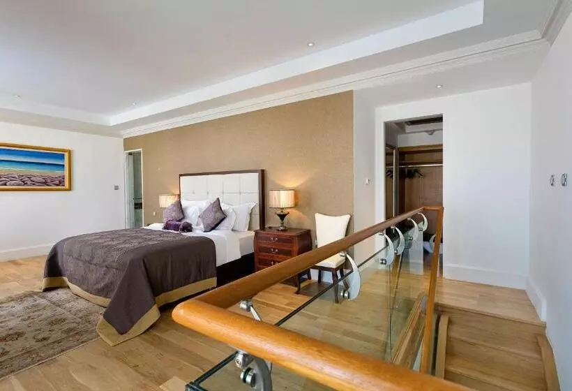 Отель Titanic Mardan Palace