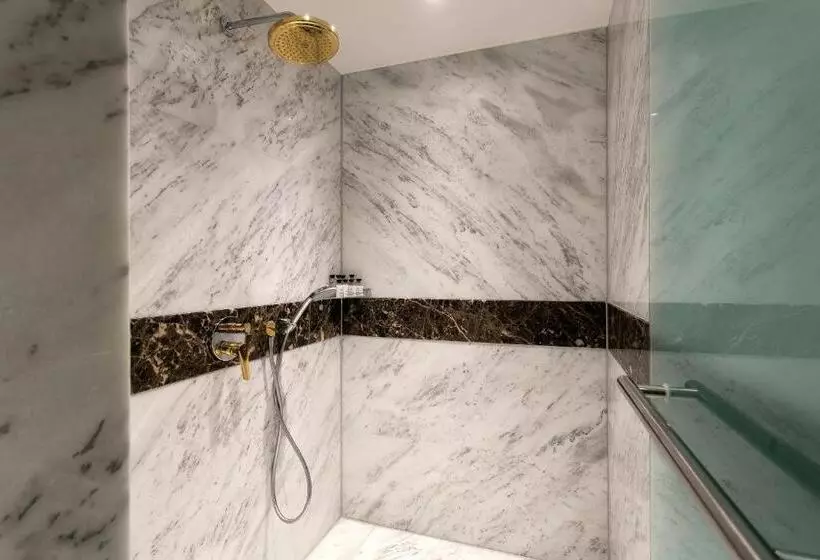 Отель Titanic Mardan Palace