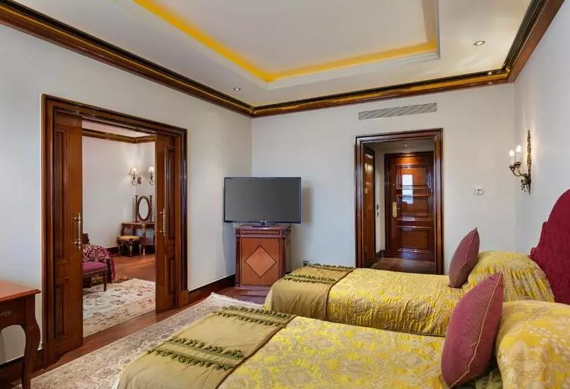 Отель Titanic Mardan Palace