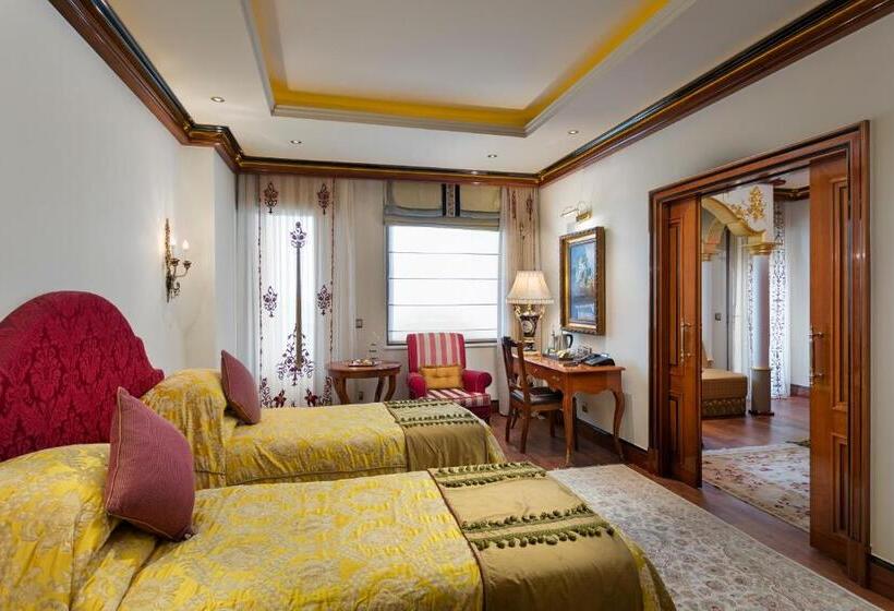 هتل Titanic Mardan Palace