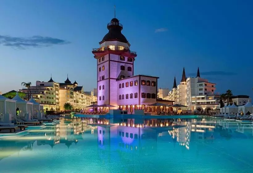 Отель Titanic Mardan Palace