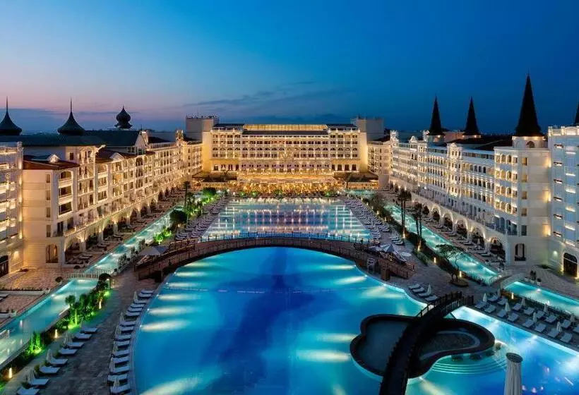 Отель Titanic Mardan Palace
