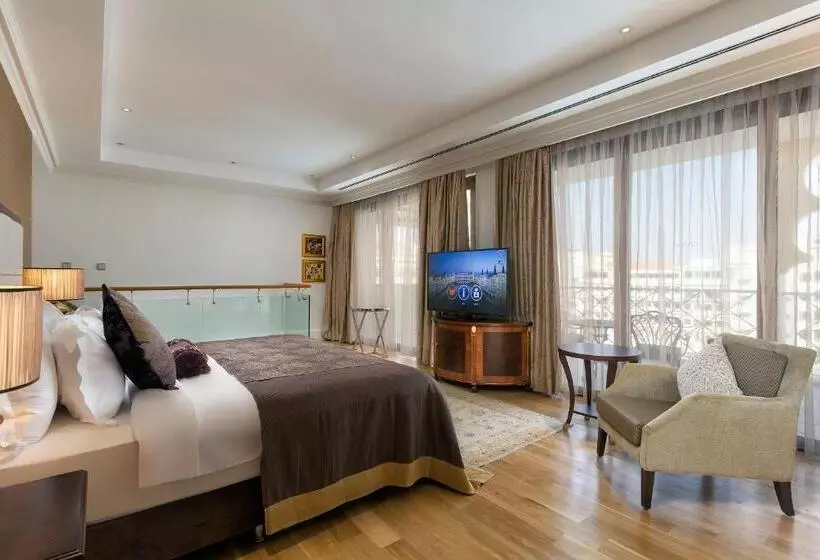 Отель Titanic Mardan Palace