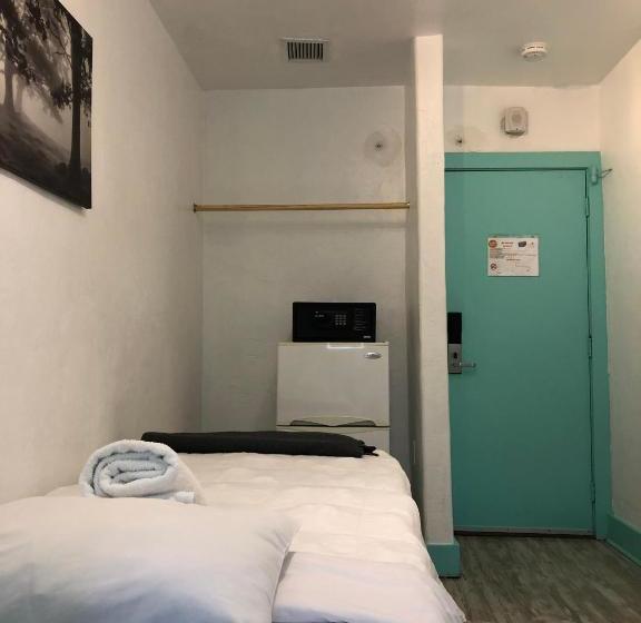 مسافرخانه Onu