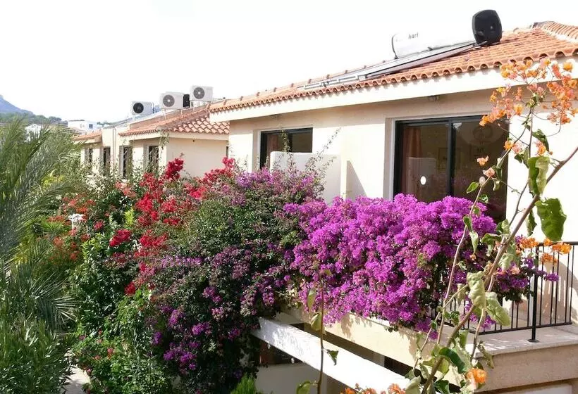 Tavros Hotel Apartments