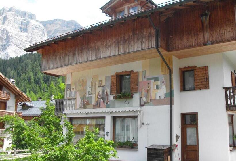 הוסטל Garni Meublè La Baita