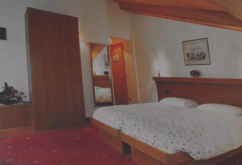 ユースホステル Garni Meublè La Baita