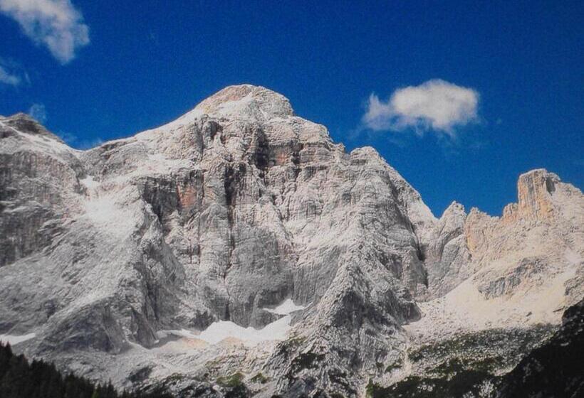 הוסטל Garni Meublè La Baita