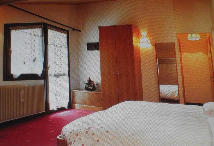 הוסטל Garni Meublè La Baita